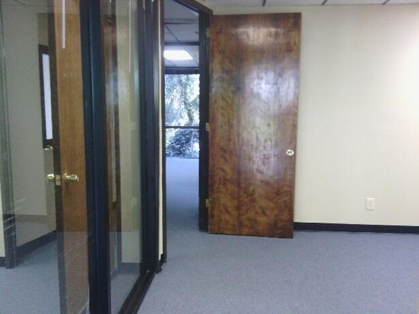 GROUND FLOOR PATIO OFFICE. SMART LAY-OUT. 4 OFFICES & RECEPTION.